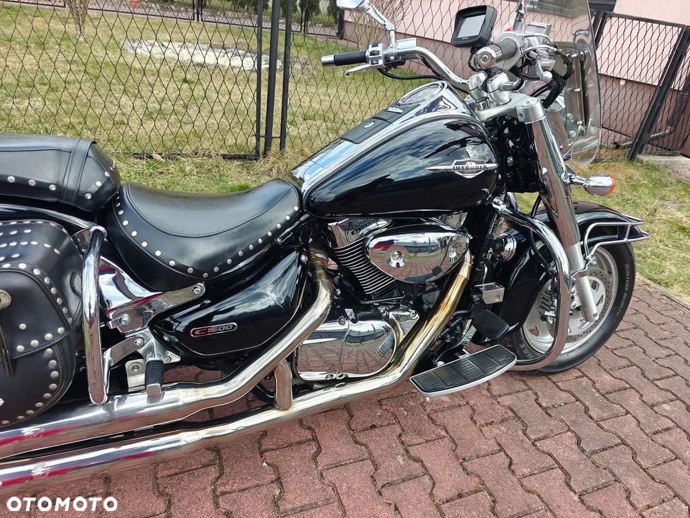 Suzuki Intruder - 5