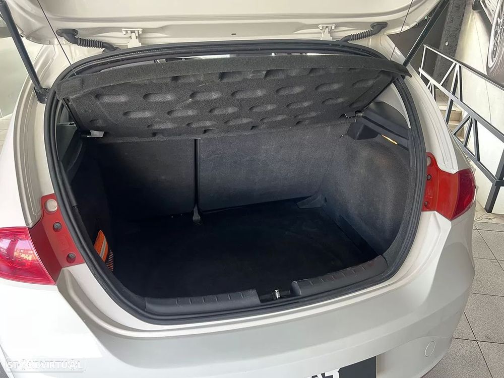 SEAT Leon 1.6 TDI DPF Ecomotive Sport - 22