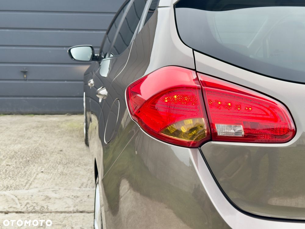 Kia Ceed - 5