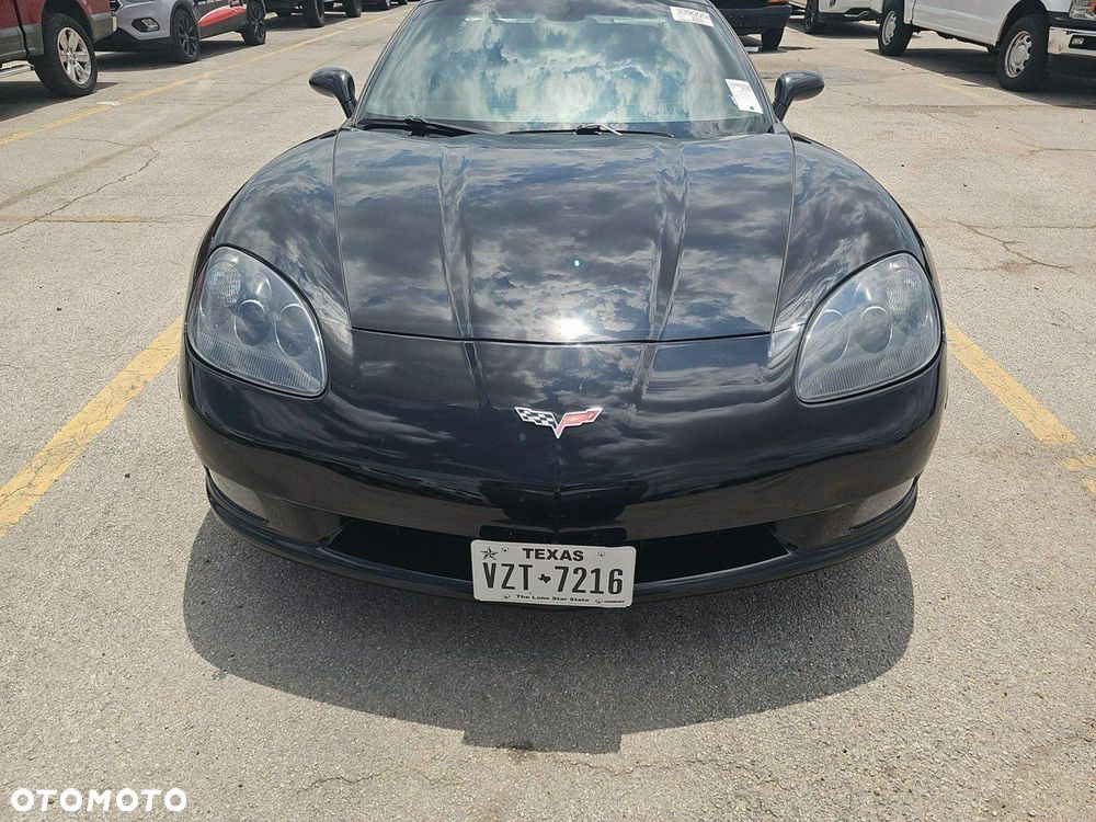 Chevrolet Corvette - 3