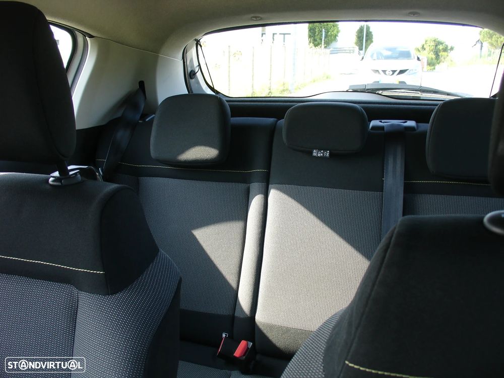 Citroën C3 1.2 PureTech Feel - 4