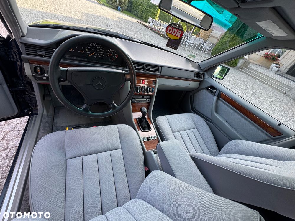 Mercedes-Benz Klasa E 220 - 18