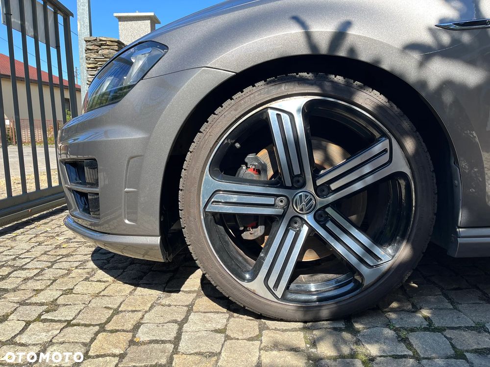 Volkswagen Golf - 10