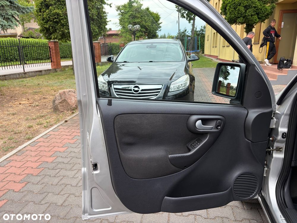 Opel Combo Tour Color Edition - 23