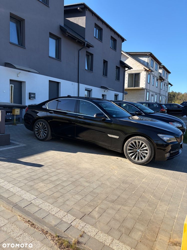 BMW Seria 7 740i - 3