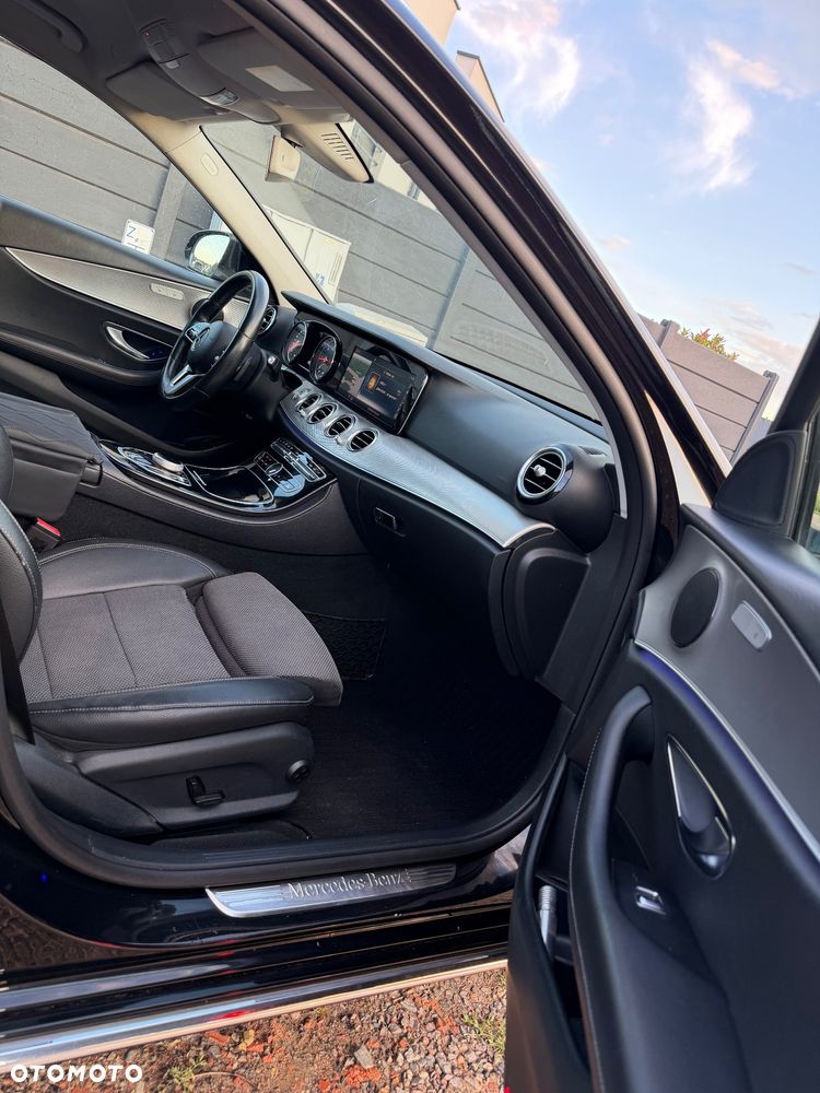 Mercedes-Benz Klasa E 220 d 9G-TRONIC Avantgarde - 25