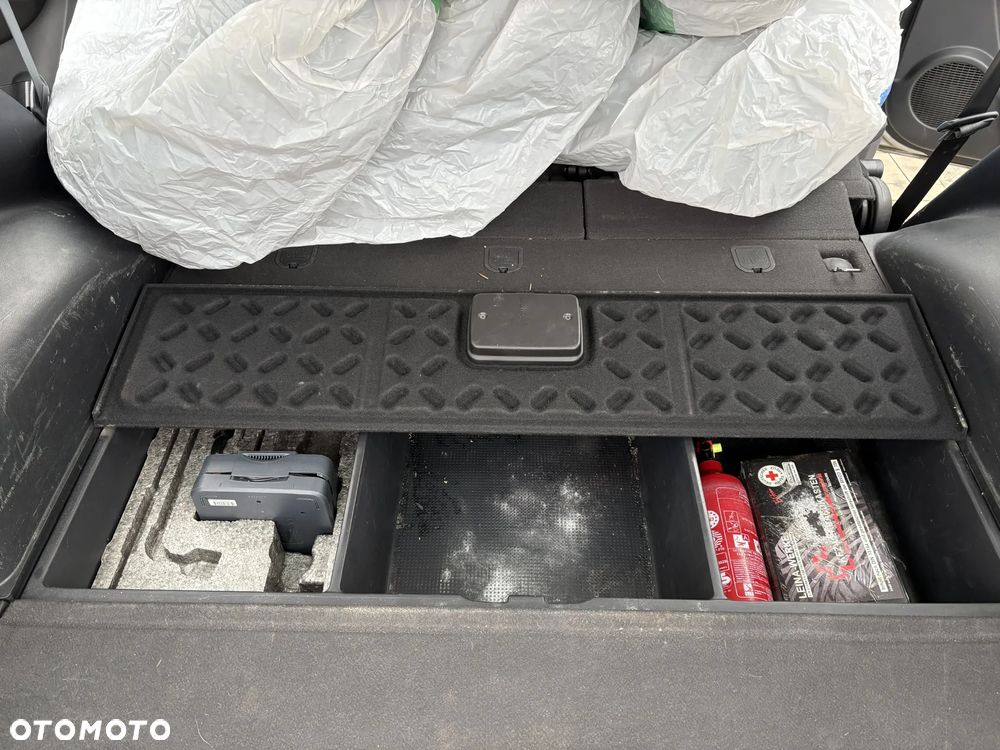 Kia Carens 2.0 EX - 16