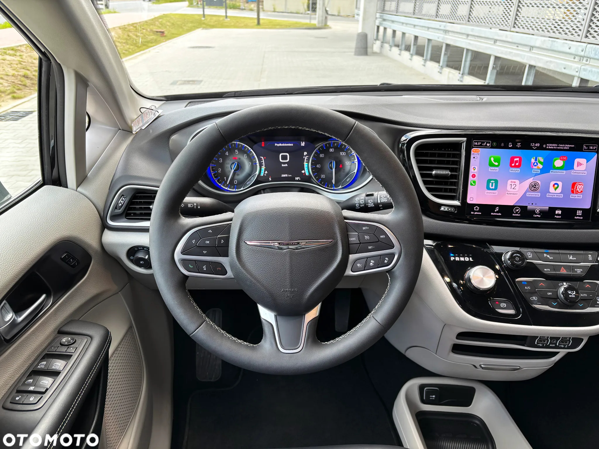 Chrysler Pacifica - 20
