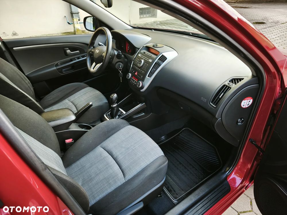 Kia Ceed 1.6 CRDi ISG Spirit - 20