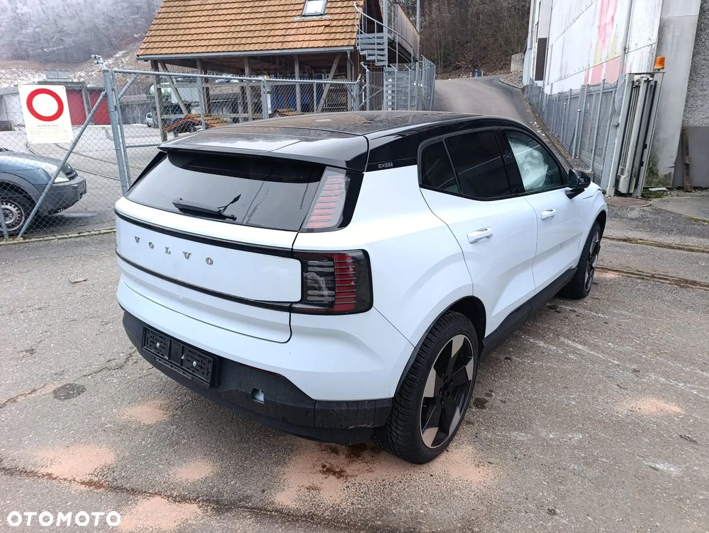 Volvo EX30 Single Motor Extended Range RWD Plus - 2