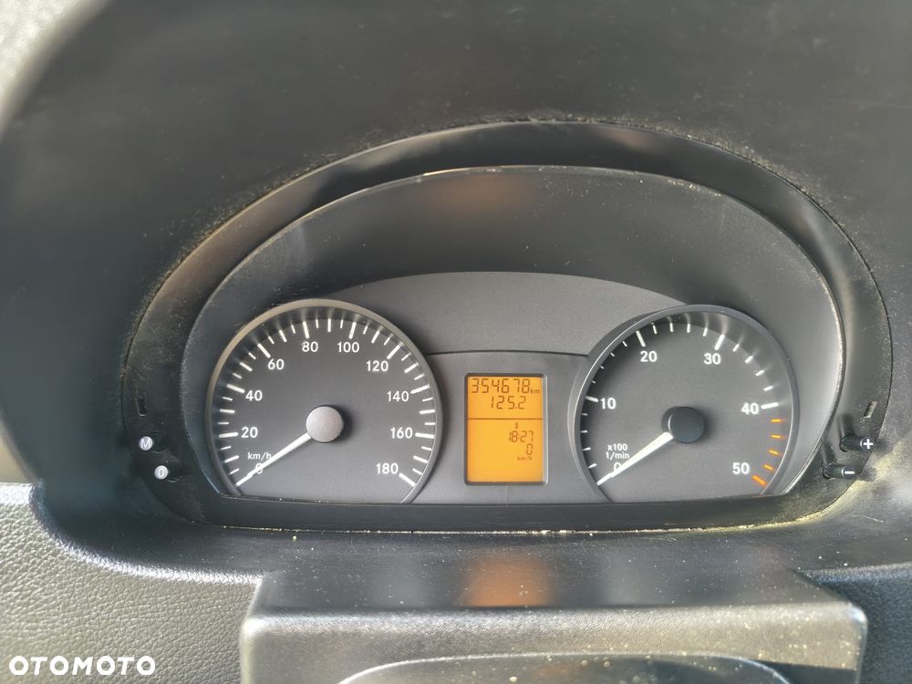 Mercedes-Benz Sprinter - 13