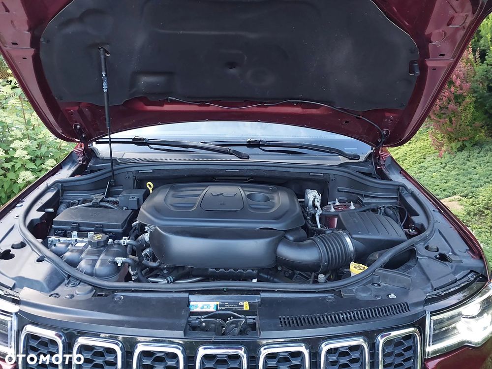 Jeep Grand Cherokee - 24