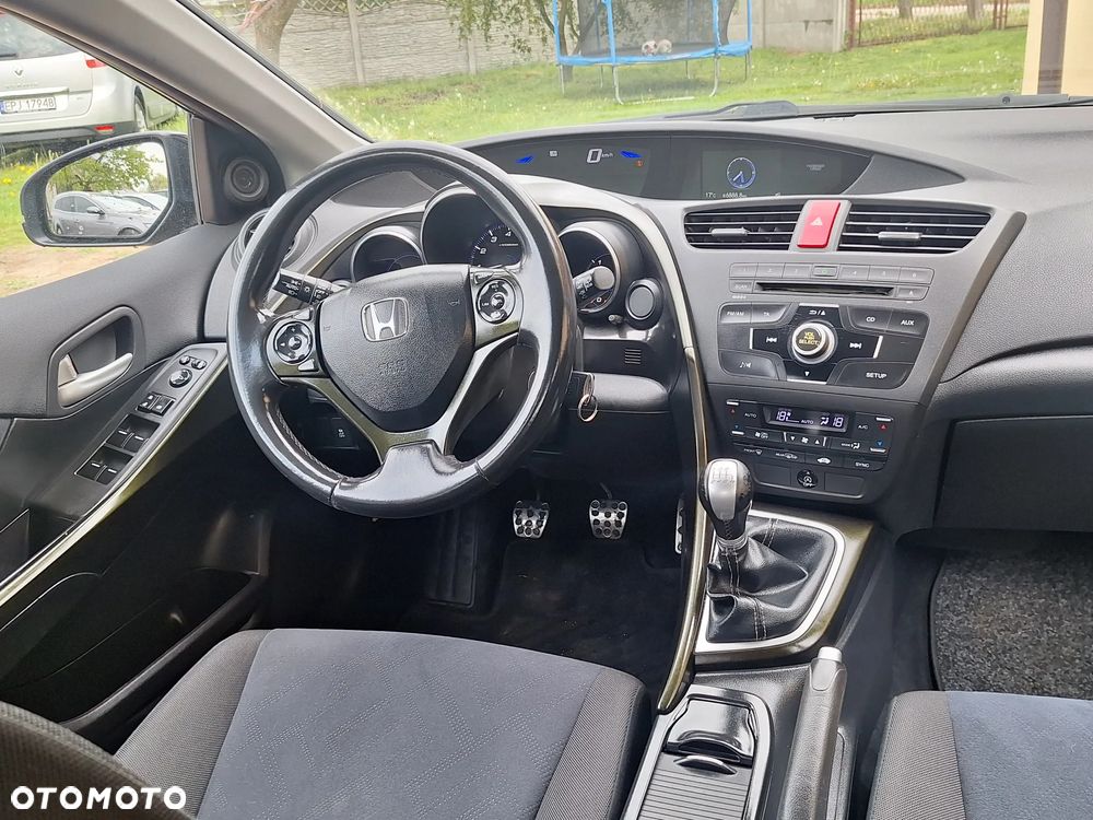 Honda Civic 1.8 i-VTEC Executive Black Edition - 8