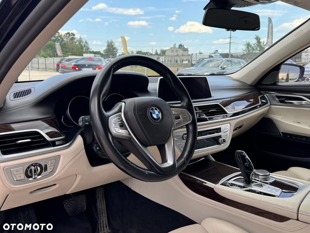 BMW Seria 7 - 11