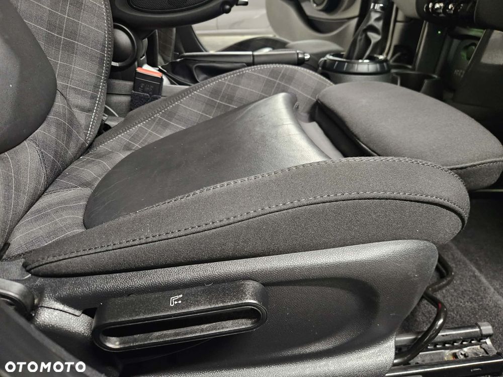 MINI Cooper Standard - 19