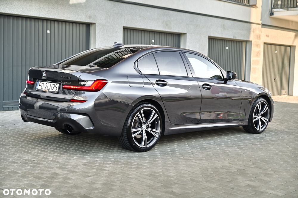 BMW Seria 3 320d xDrive M Sport Shadow - 17