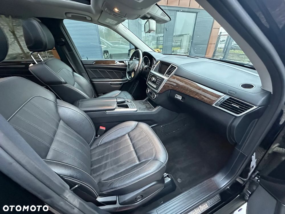 Mercedes-Benz GL 500 4-Matic - 24