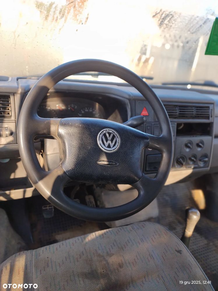 Volkswagen Transporter - 12