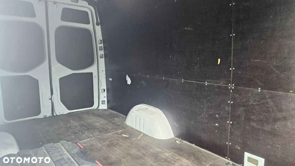 Mercedes-Benz Sprinter - 8