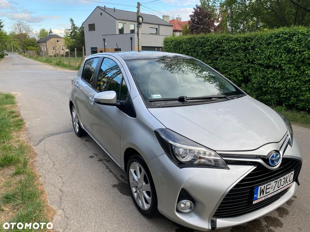 Toyota Yaris Hybrid 100 Dynamic - 9