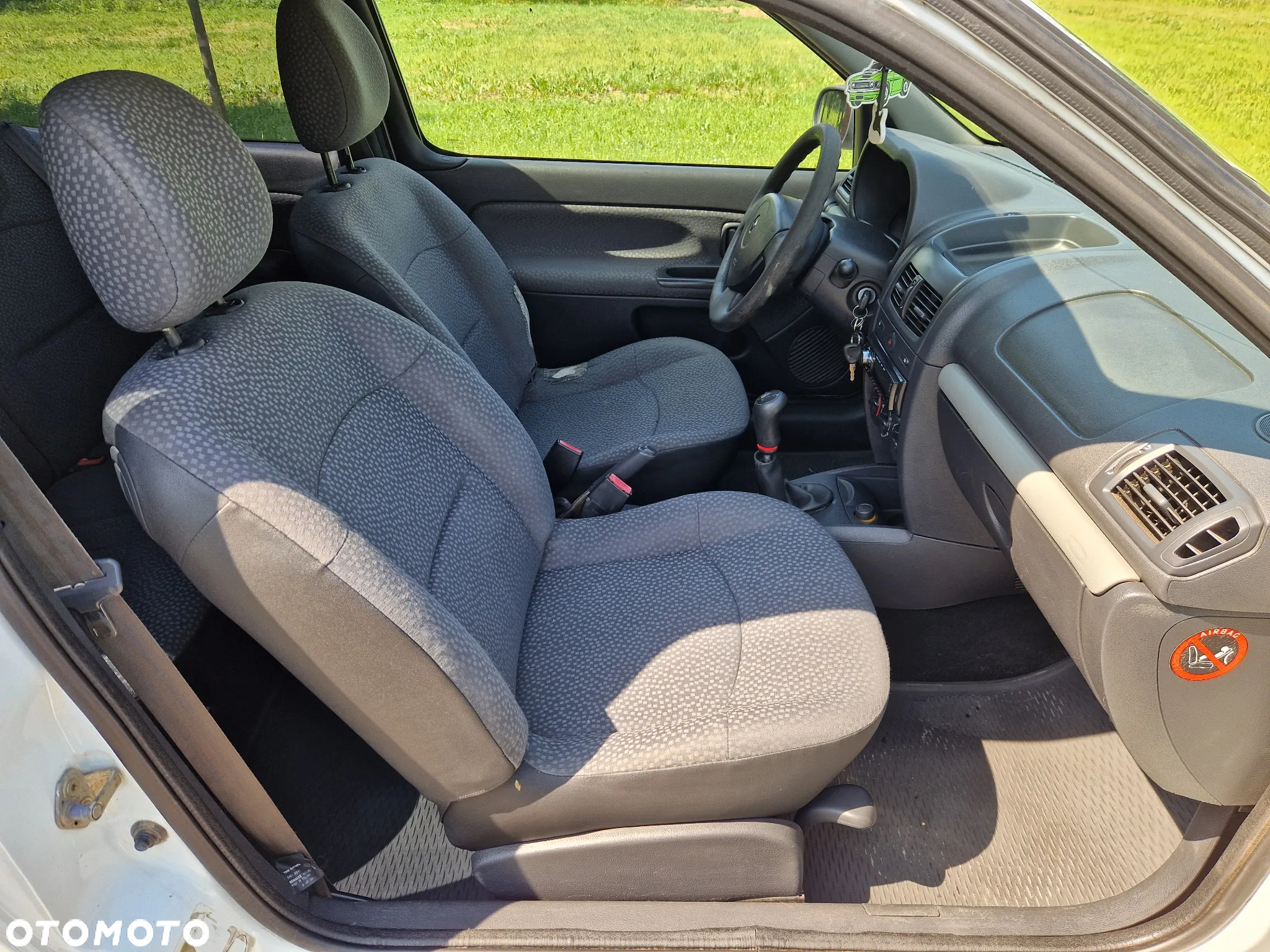 Renault Clio 1.5 dCi Alize - 10