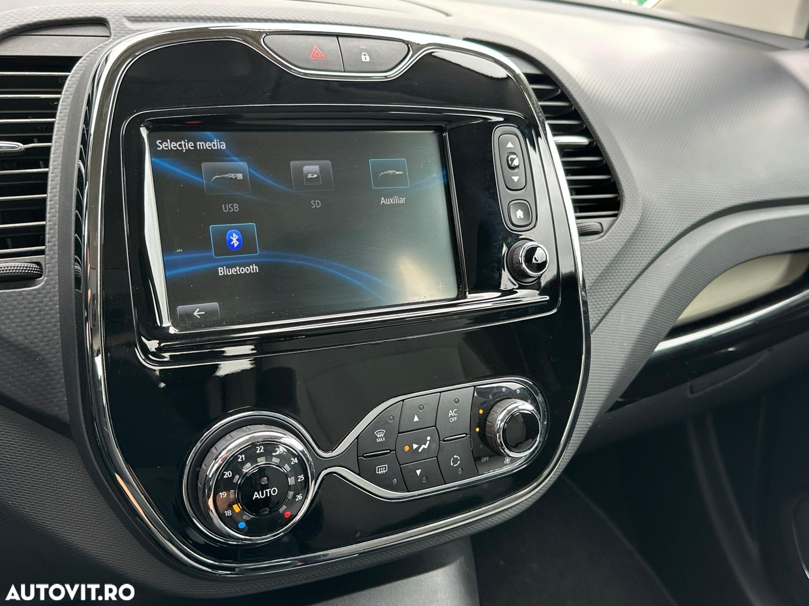 Renault Captur ENERGY TCe 90 Start&Stop Intens - 32
