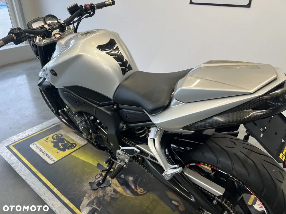 Yamaha FZ - 18