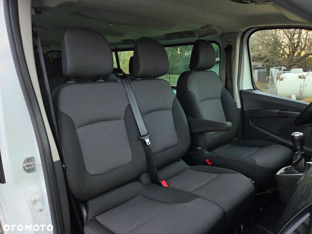 Renault Trafic 2.0 dCi - 13