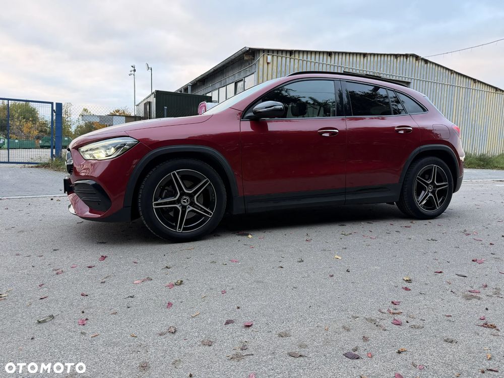 Mercedes-Benz GLA - 8