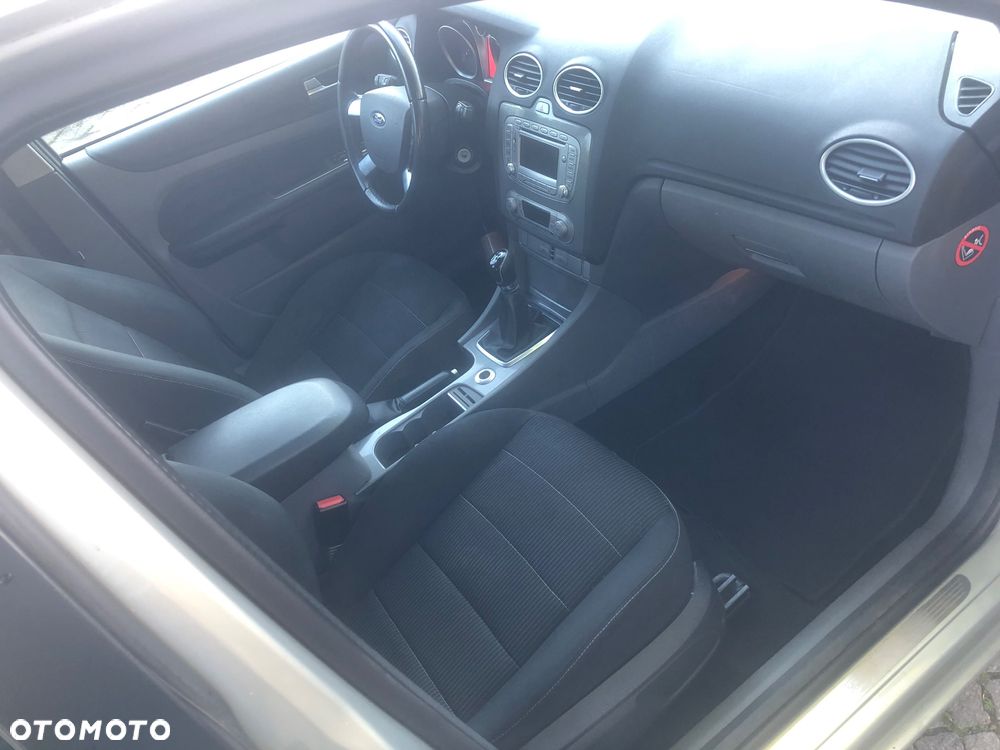 Ford Focus 1.8 FF Platinium X - 29