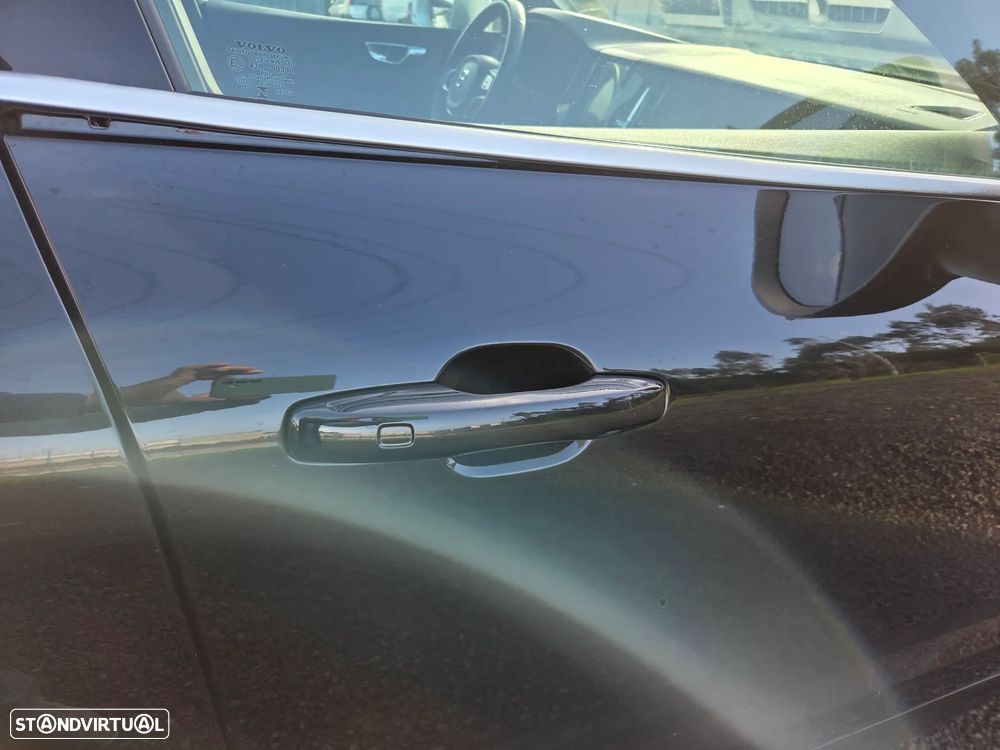 Volvo XC 40 2.0 D4 R-Design AWD - 18