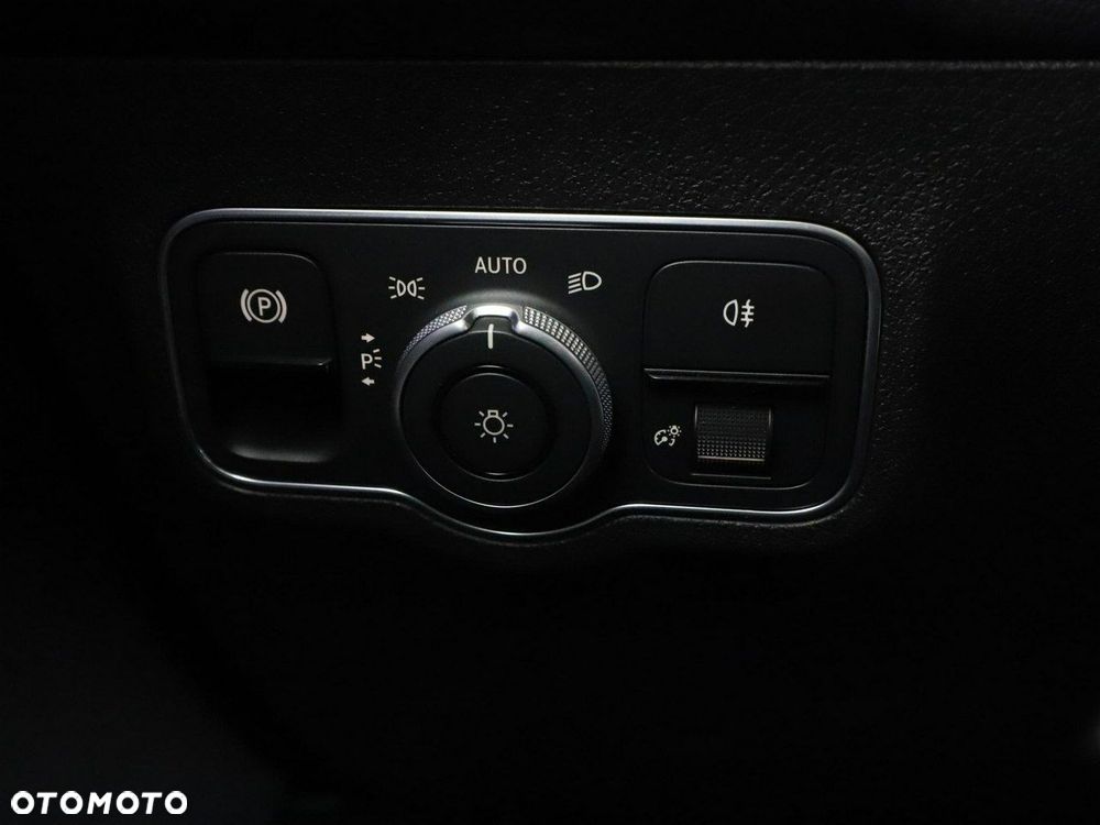 Mercedes-Benz GLB 200 d Progressive 8G-DCT - 41