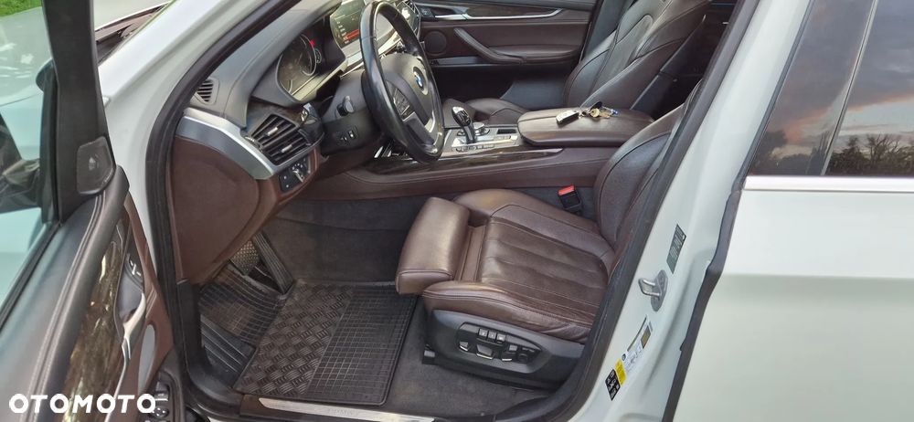 BMW X5 xDrive35i - 26