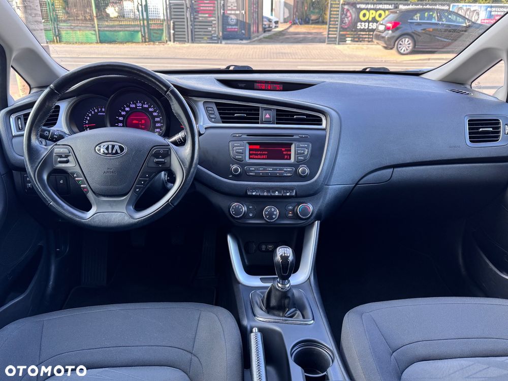 Kia Ceed 1.6 GDI ISG Dream-Team Edition - 28