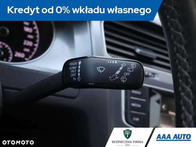 Volkswagen Golf - 24