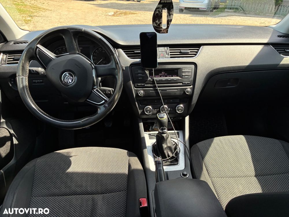 Skoda Octavia 1.6 TDI Ambiente - 6