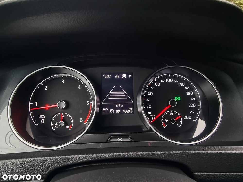 Volkswagen Golf VIII 2.0 TDI R-Line DSG - 18