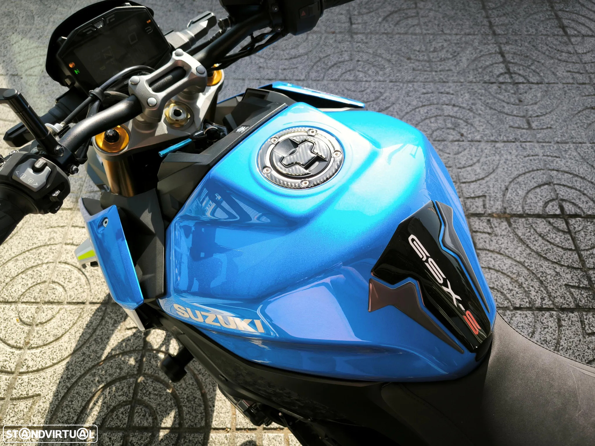 Suzuki GSX S 1000 Leo Vince - 11