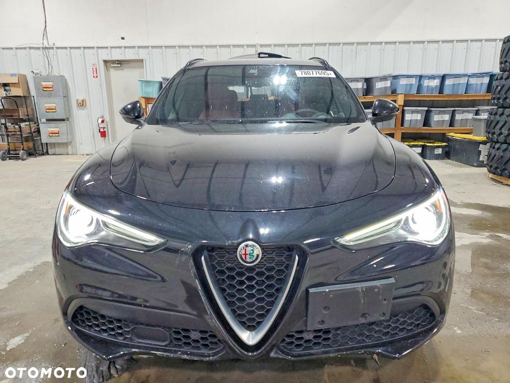 Alfa Romeo Stelvio - 5
