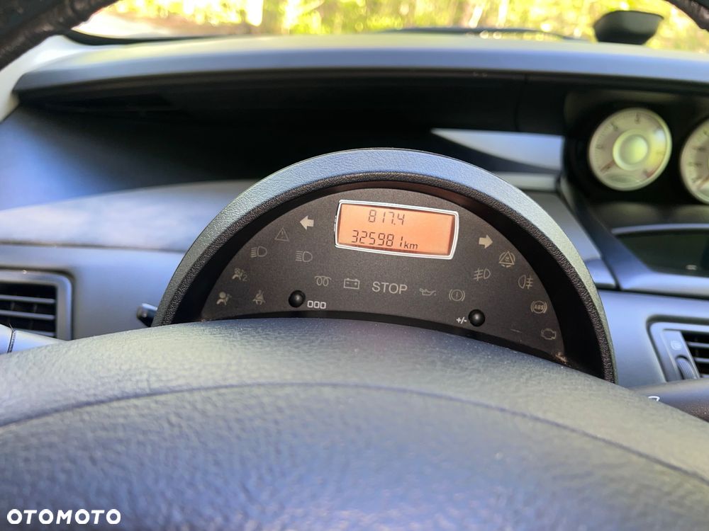 Peugeot 807 2.0 HDi Premium Euro5 - 10