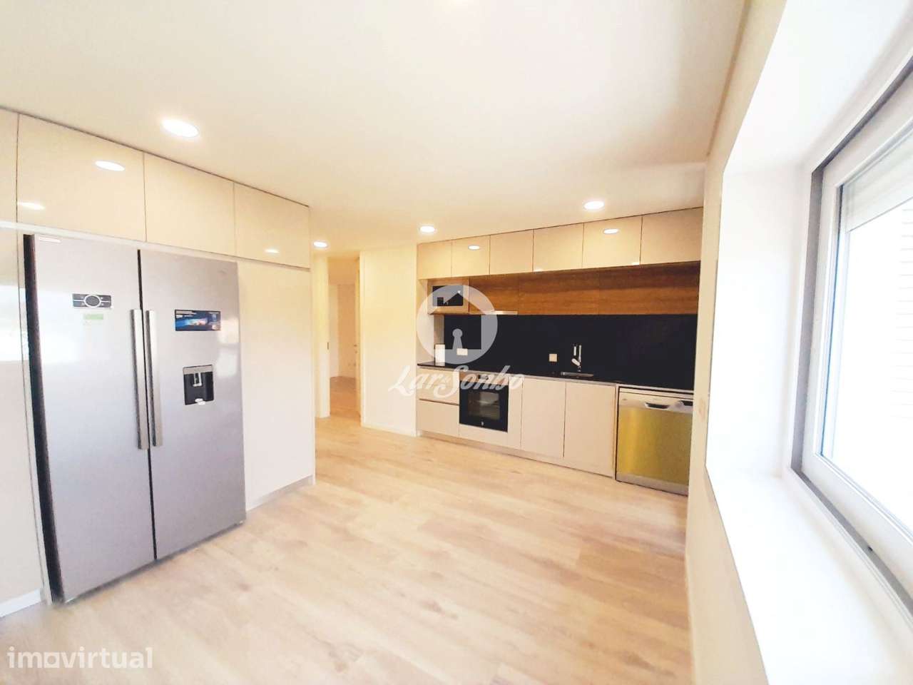 Apartamento T3 Remodelado no Centro de Famalicão - Grande imagem: 2/25