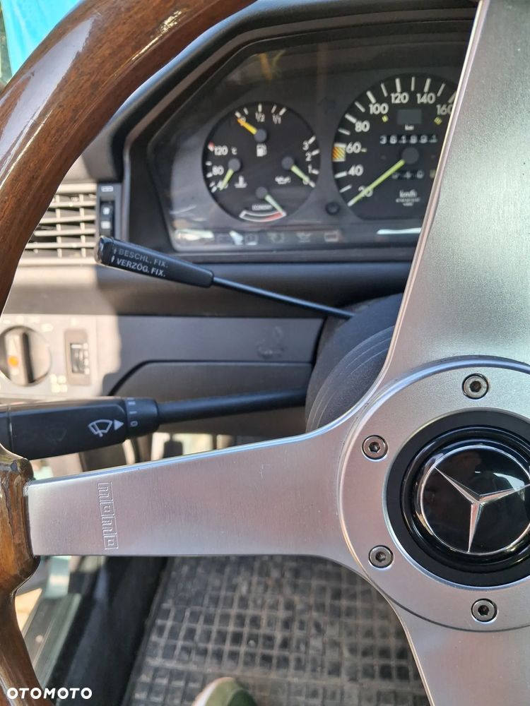 Mercedes-Benz W124 (1984-1993) - 22