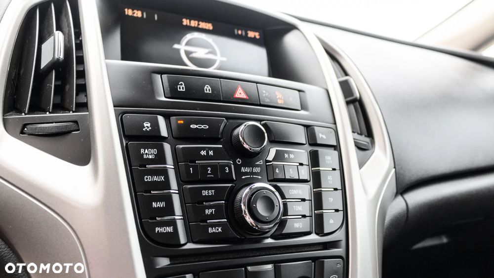 Opel Astra IV 1.4 T Cosmo EU6 - 19