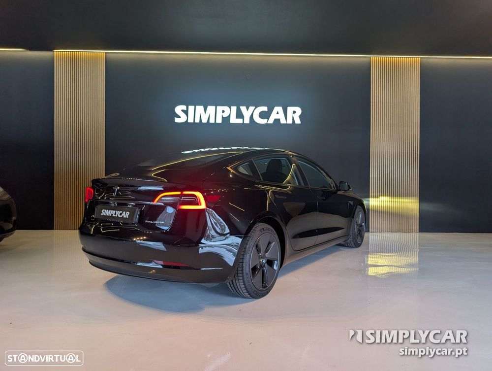 Tesla Model 3 - 4