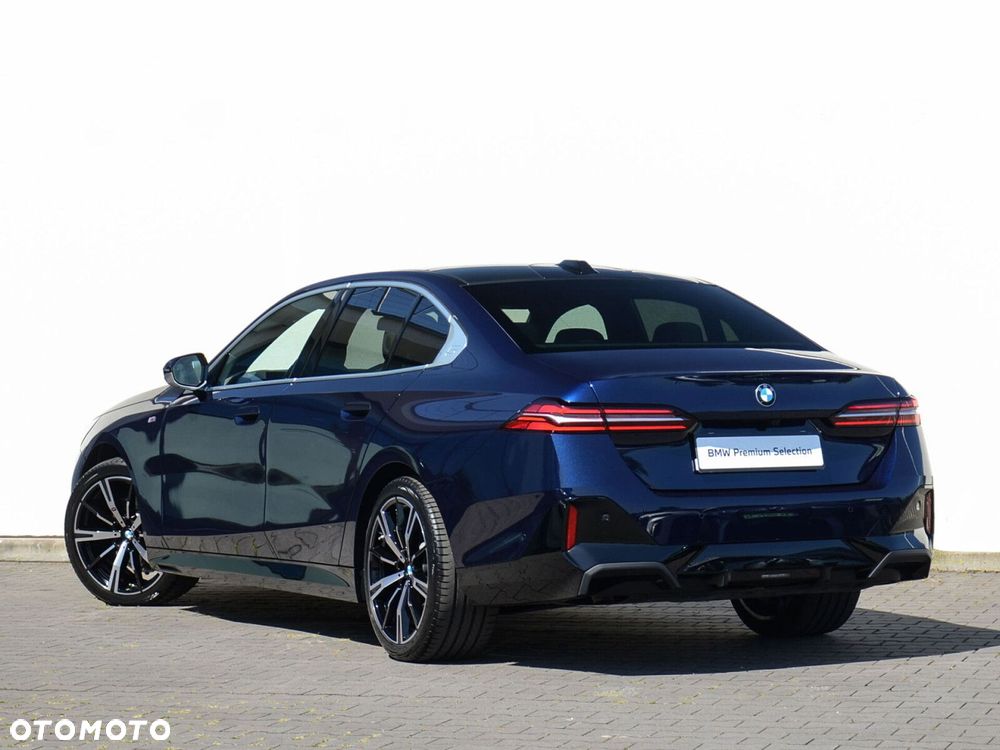 BMW Seria 5 520d xDrive - 9