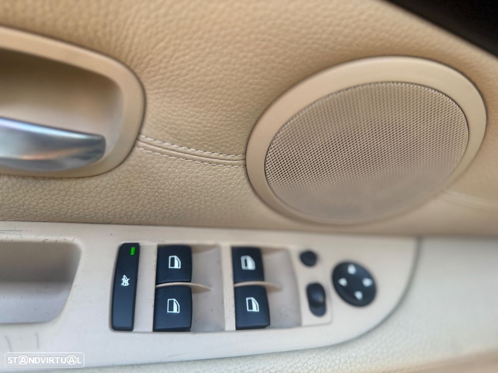 BMW 520 dA Touring - 12