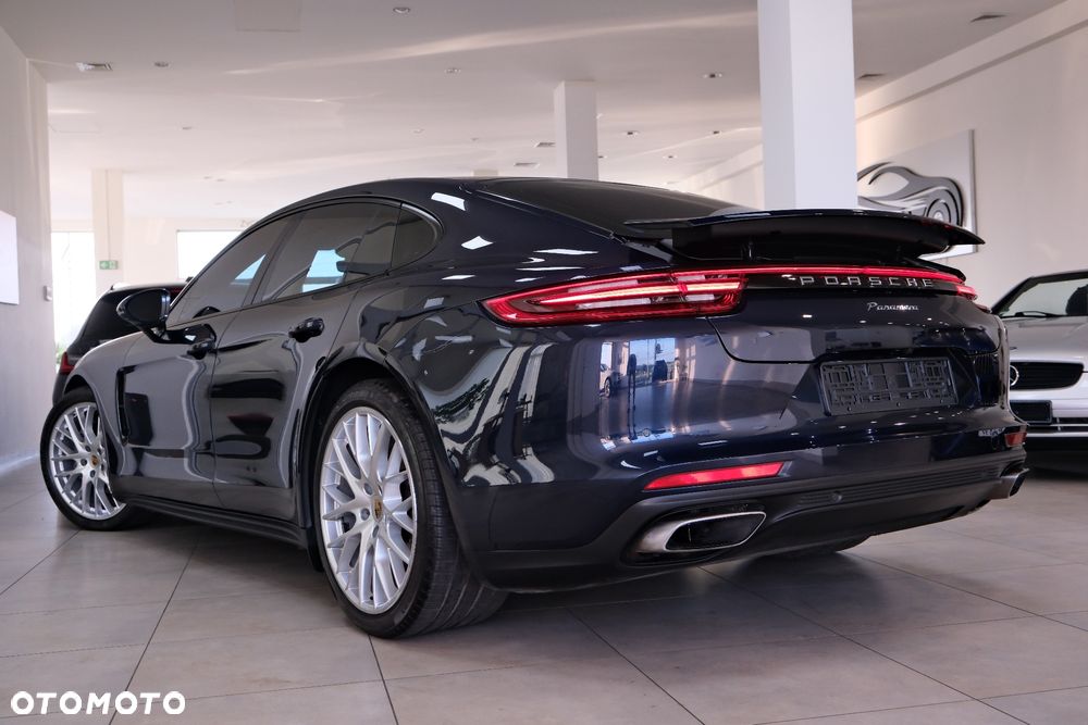 Porsche Panamera - 17
