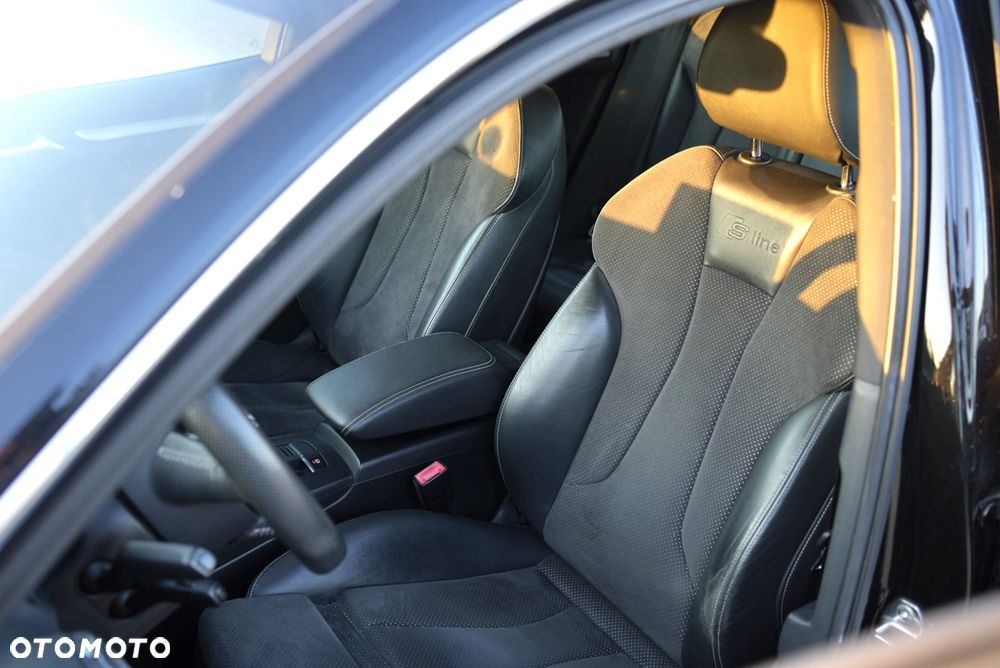 Audi A3 Sportback 1.8 TFSI Ambiente - 14