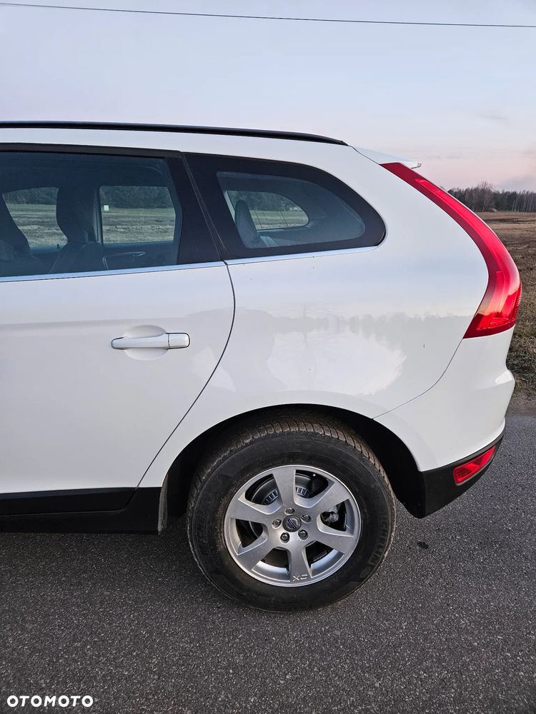 Volvo XC 60 D5 AWD Momentum - 9