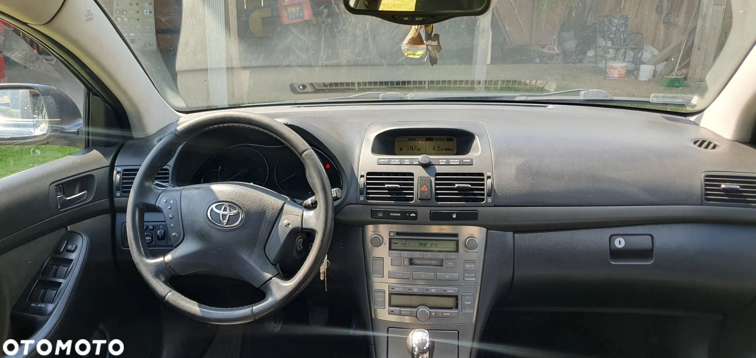 Toyota Avensis 2.0 D-4D High - 9